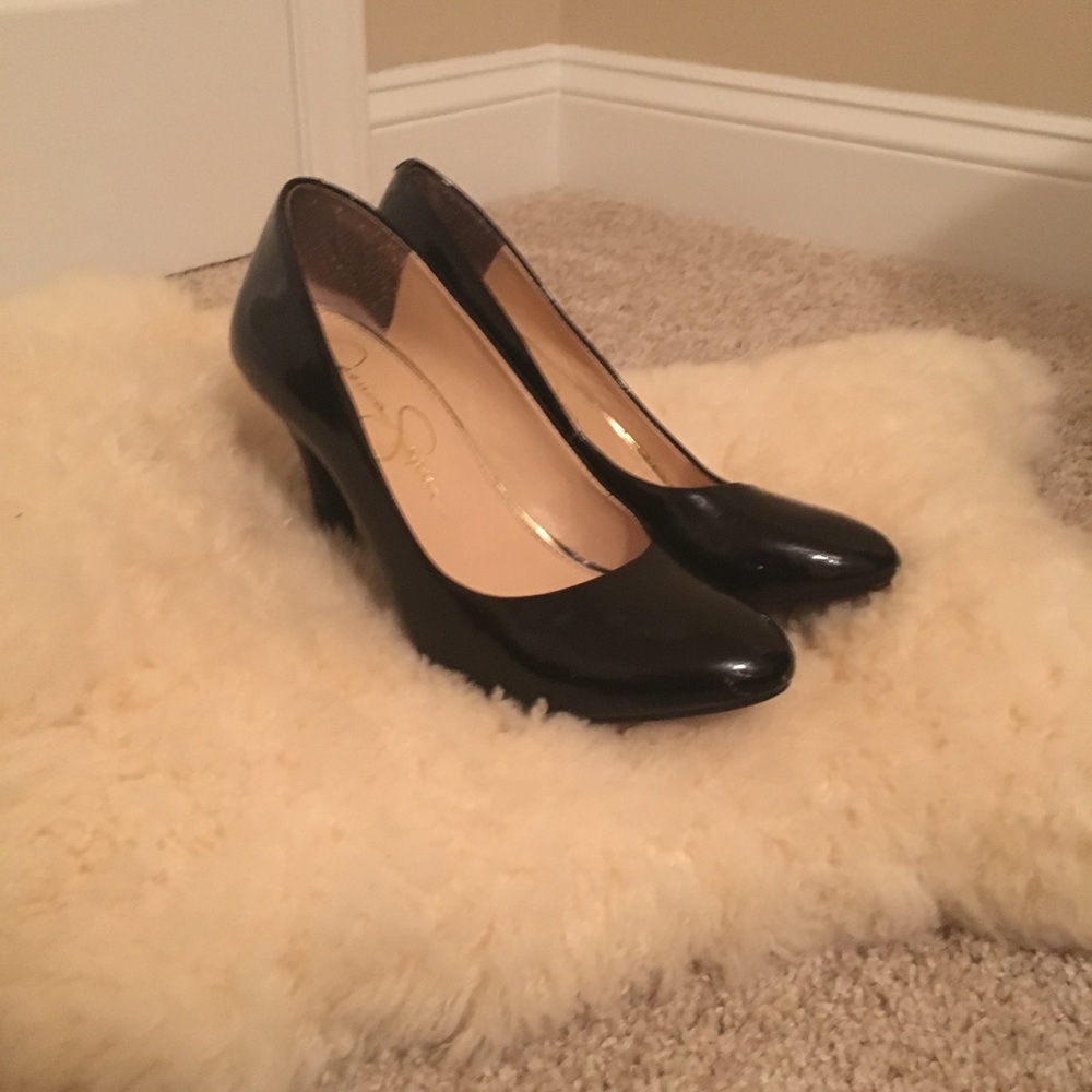 Jessica Simpson Black Pumps size 7